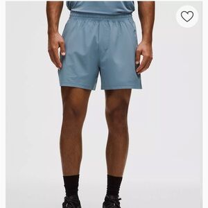 lululemon athletica Men's Slate Blue piece Breaker lined Athletic Shorts 5”